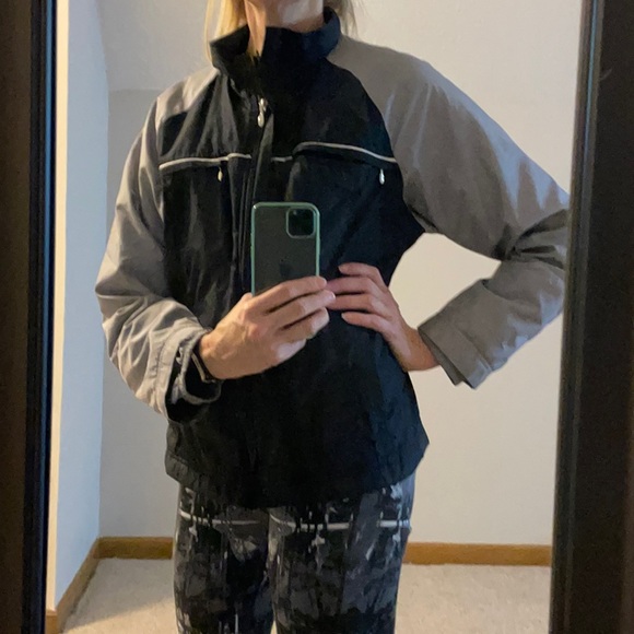 Nike Windbreaker - Picture 11 of 13